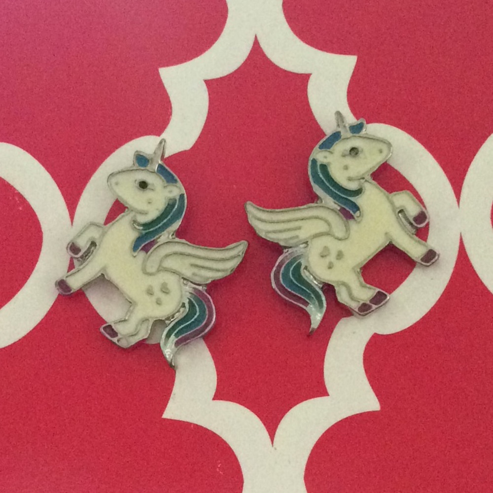 Super cute unicorn earrings!